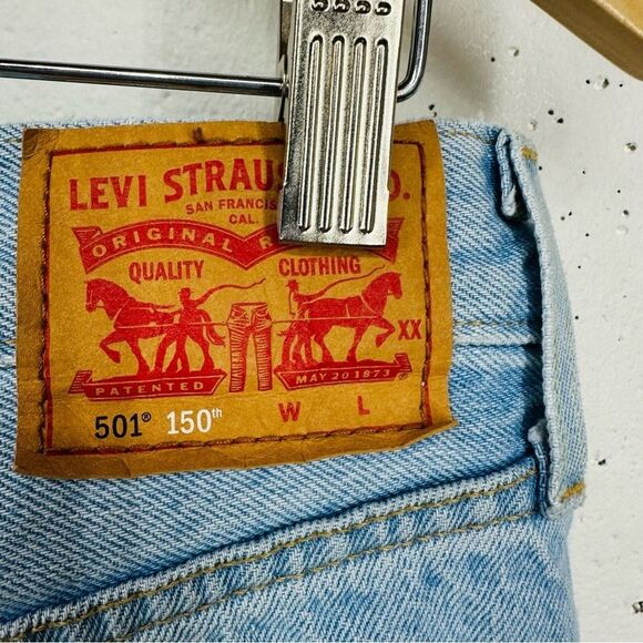 LEVI'S Women's size 32 x 29.5" She's Crafty 501 Women's Original Fit Jeans - Picture 8 of 16